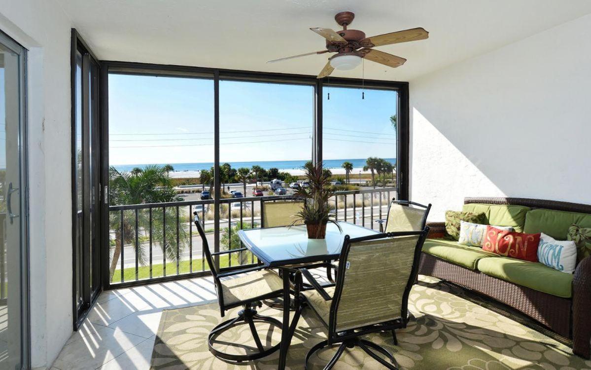 Holiday home Crescent Royale 303 *