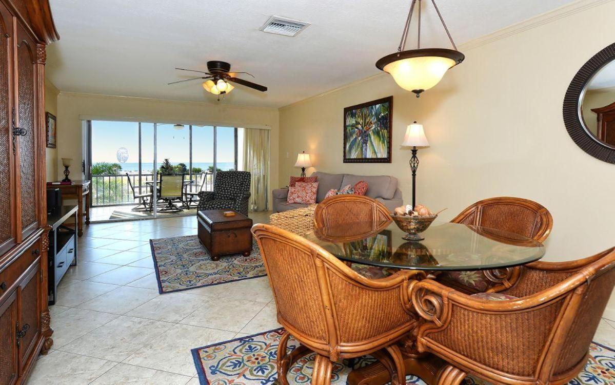 Holiday home Crescent Royale 303