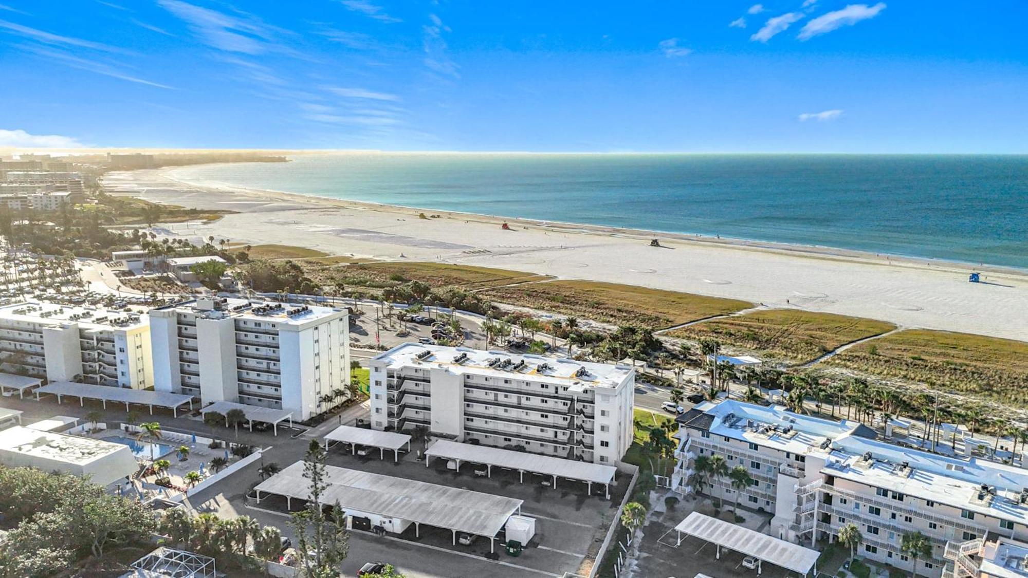 Holiday home Crescent Royale 303 *