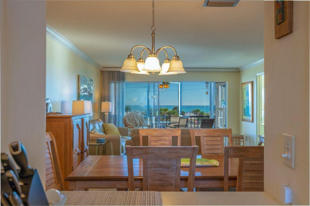 Crescent Royale 301 * Siesta Key