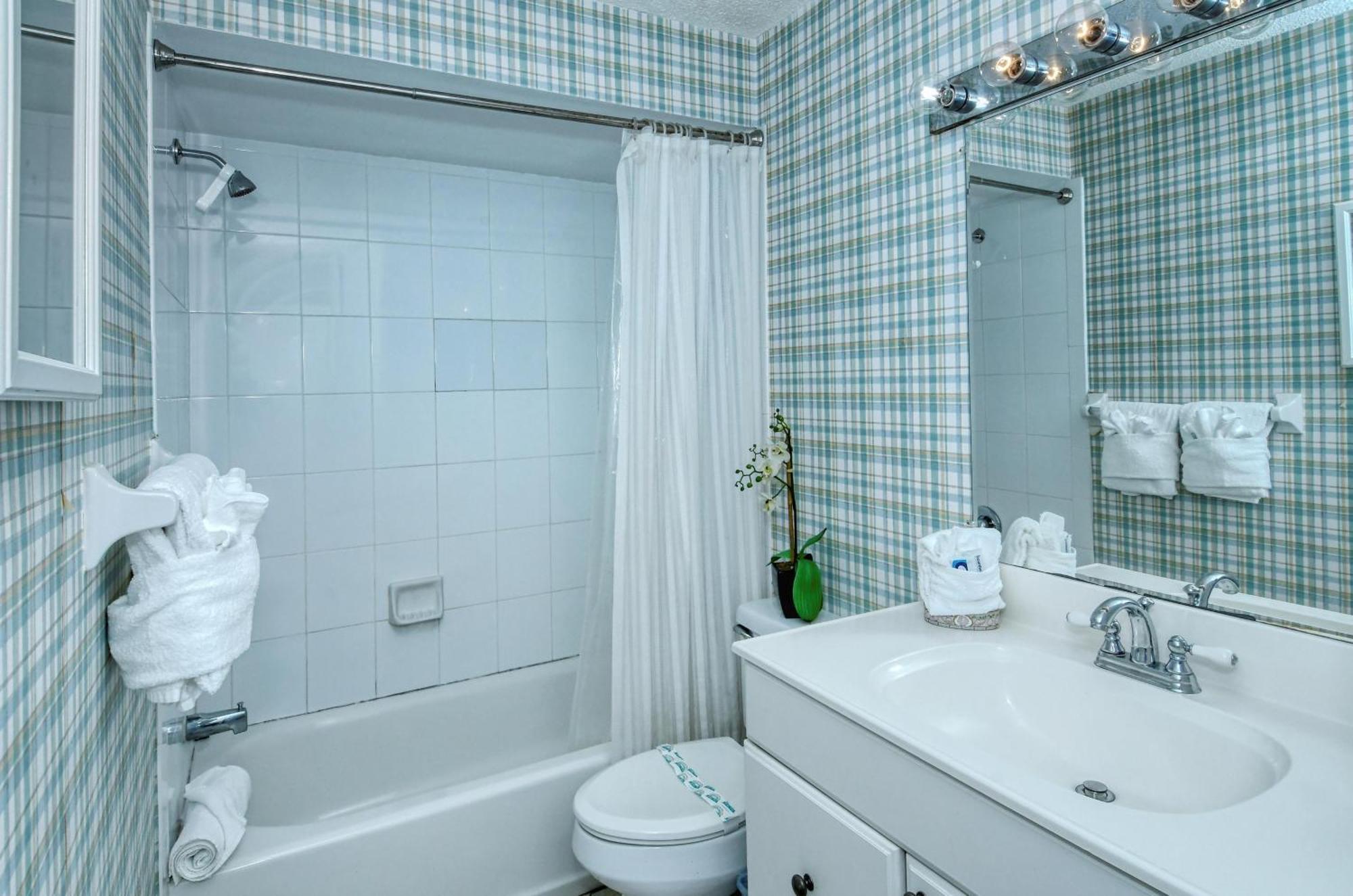 Crescent Royale 104 * Siesta Key