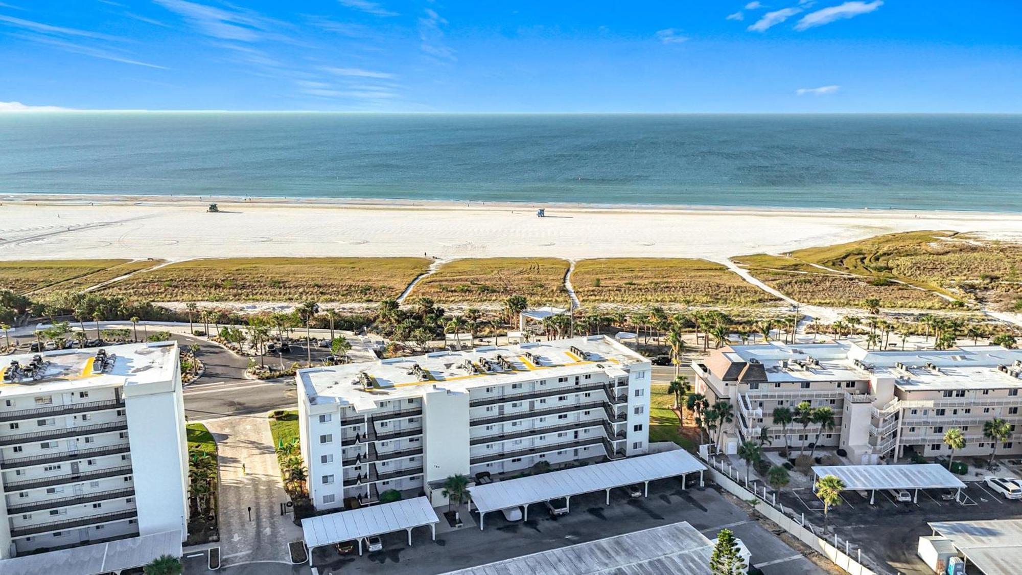Holiday home Crescent Royale 104