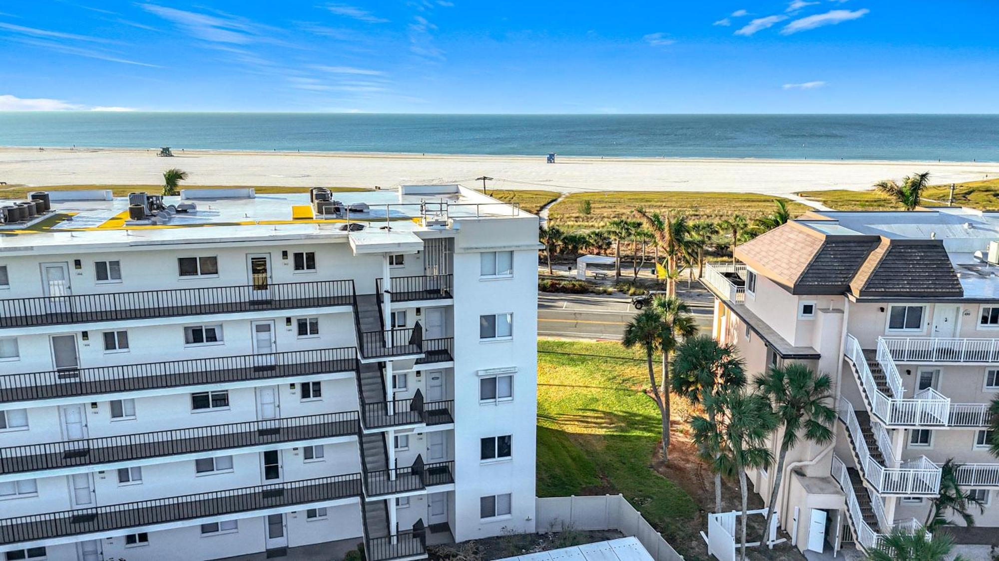Holiday home Crescent Royale 104 *