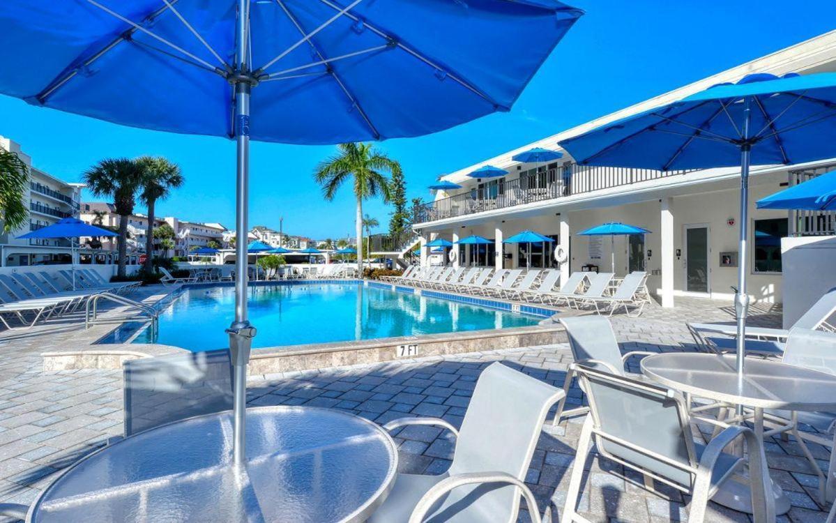 Crescent Royale 208 * Siesta Key