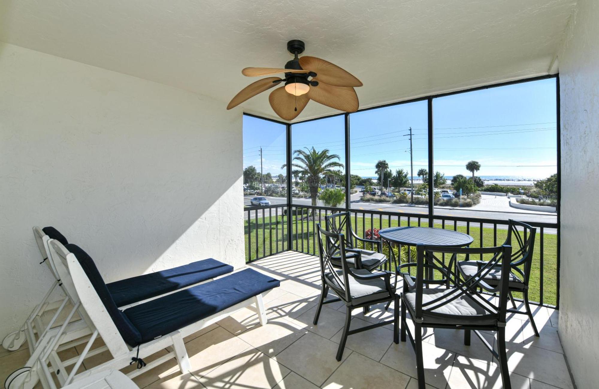 Holiday home Crescent Royale 208