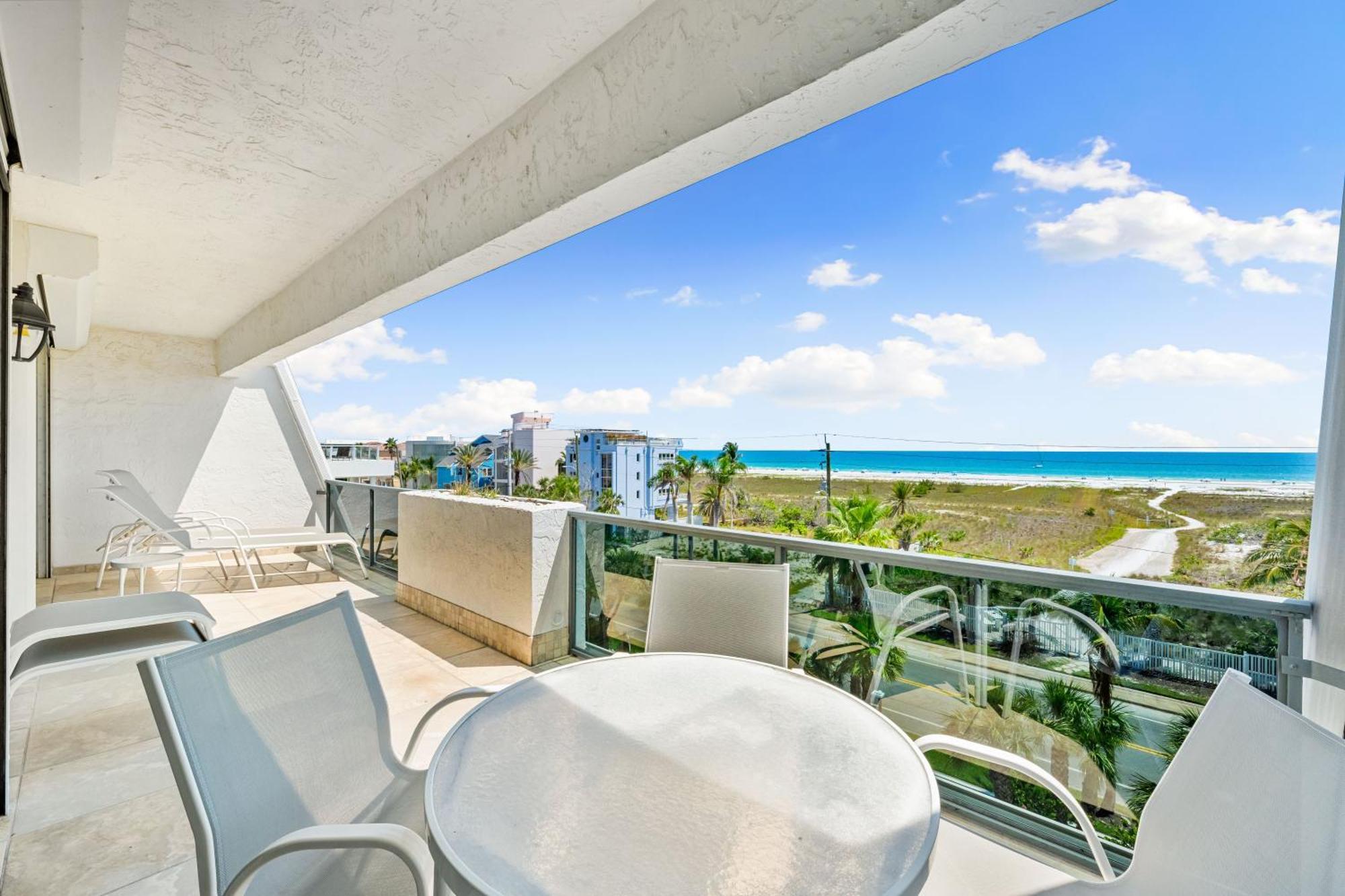 Tivoli By The Sea Apartment *