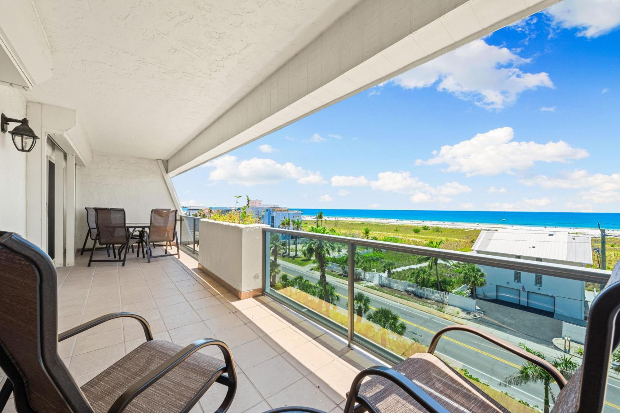 Apartment Tivoli By The Sea