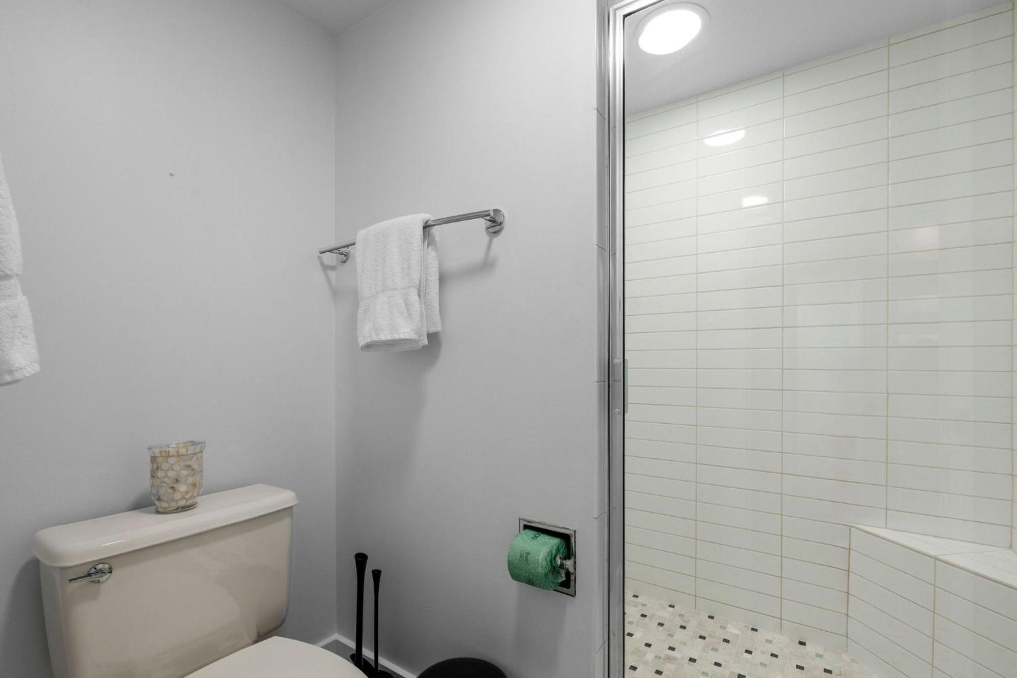 Just Beachy By Beachside Management Apartment