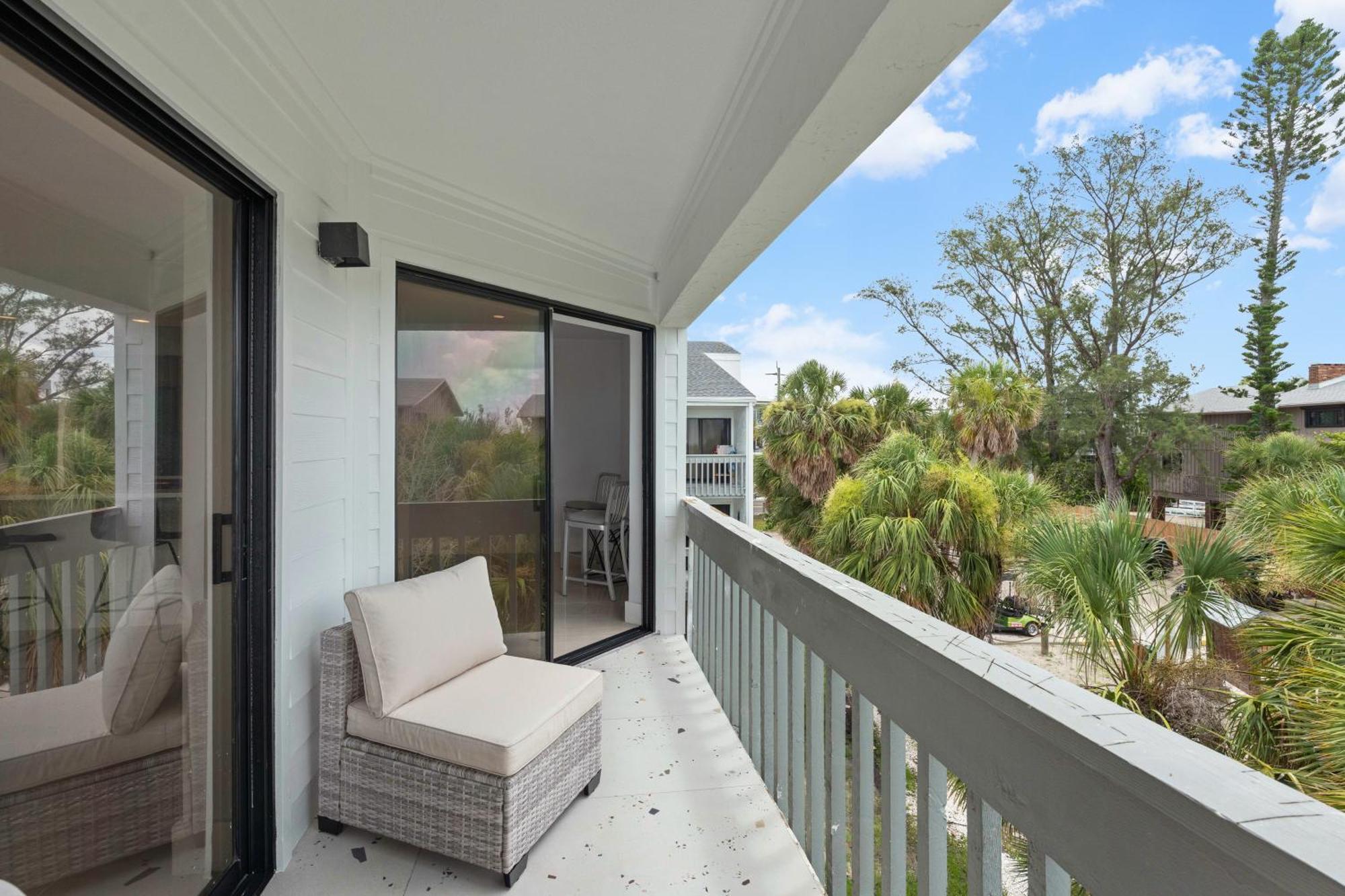 Apartment Just Beachy By Beachside Management Siesta Key