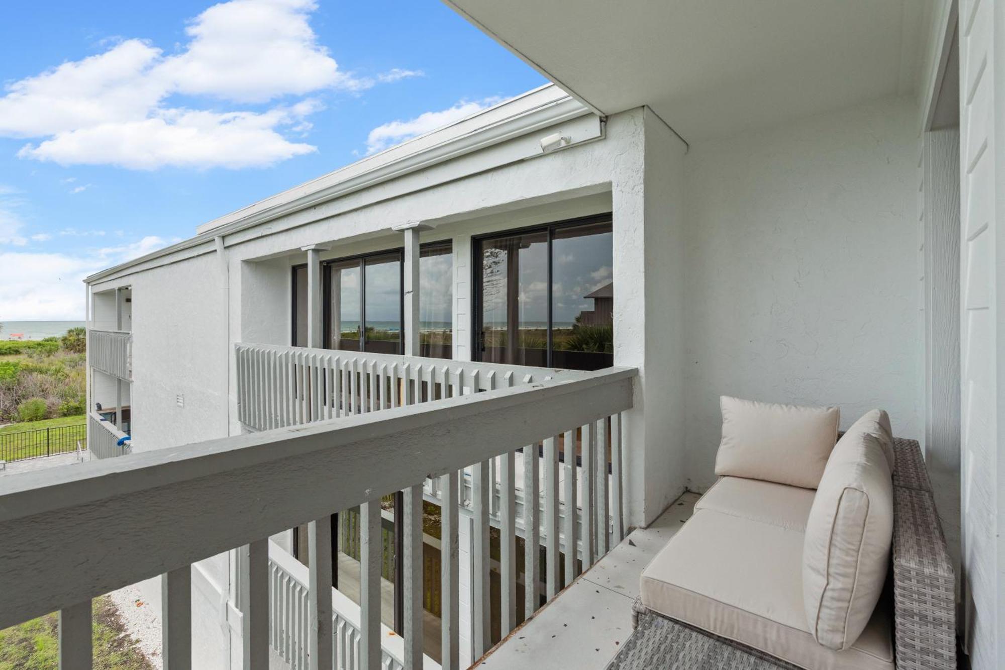 Just Beachy By Beachside Management Apartment *