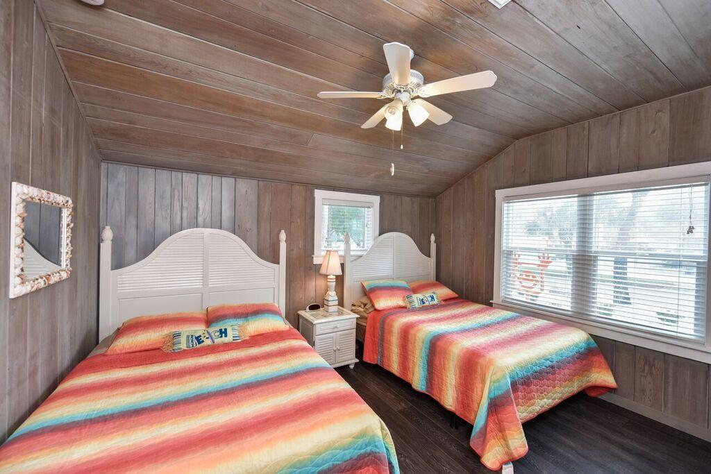 A House On Siesta Beach By Beachside Management Villa