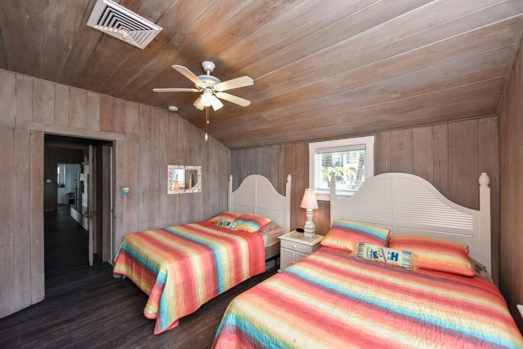 A House On Siesta Beach By Beachside Management Villa Siesta Key