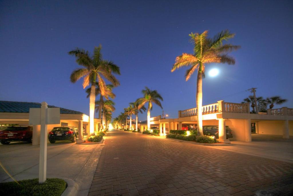 Palm Bay Club By Beachside Management Apartment