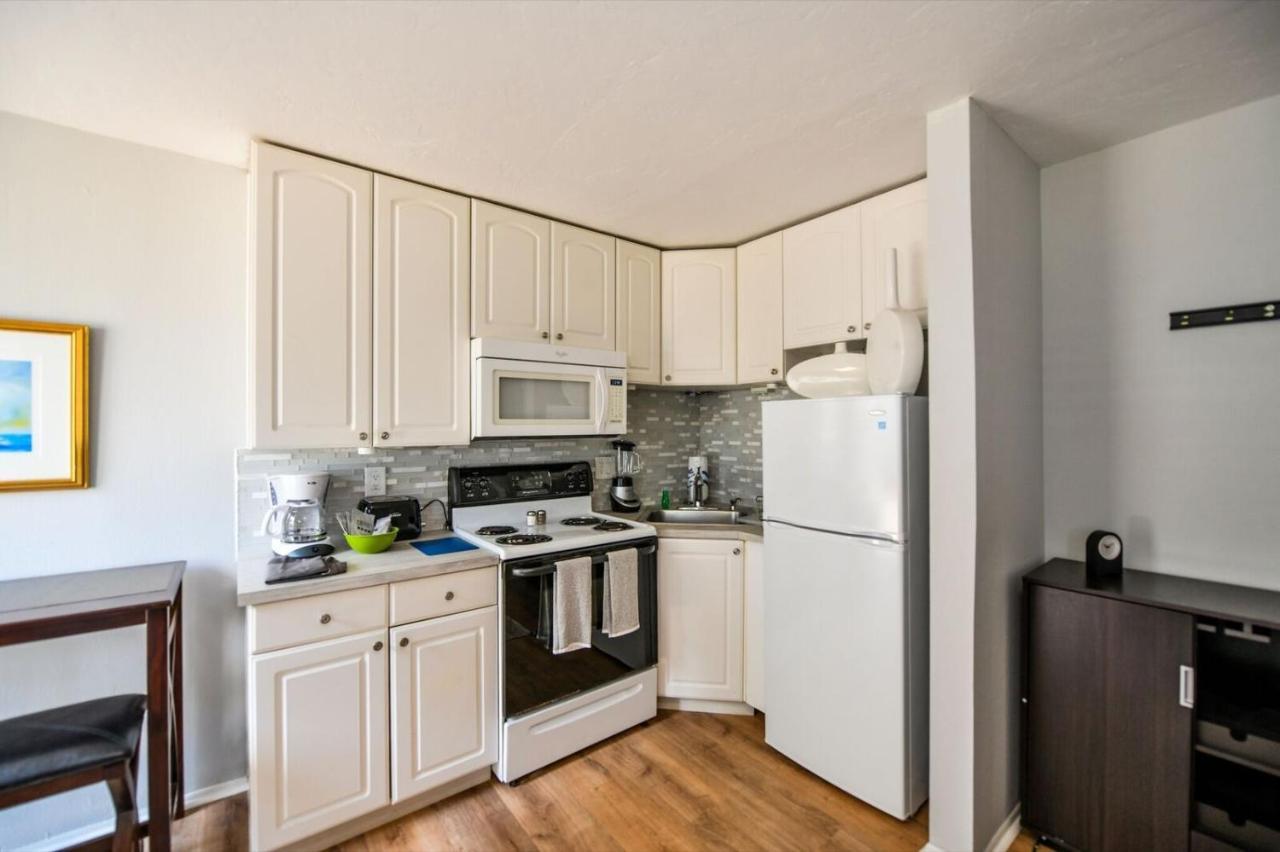Apartment 3 Waves From It By Beachside Management *