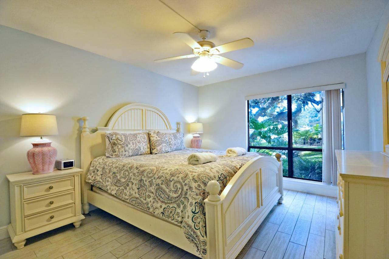 Bay Oaks - 6157 #e01 Siesta Key