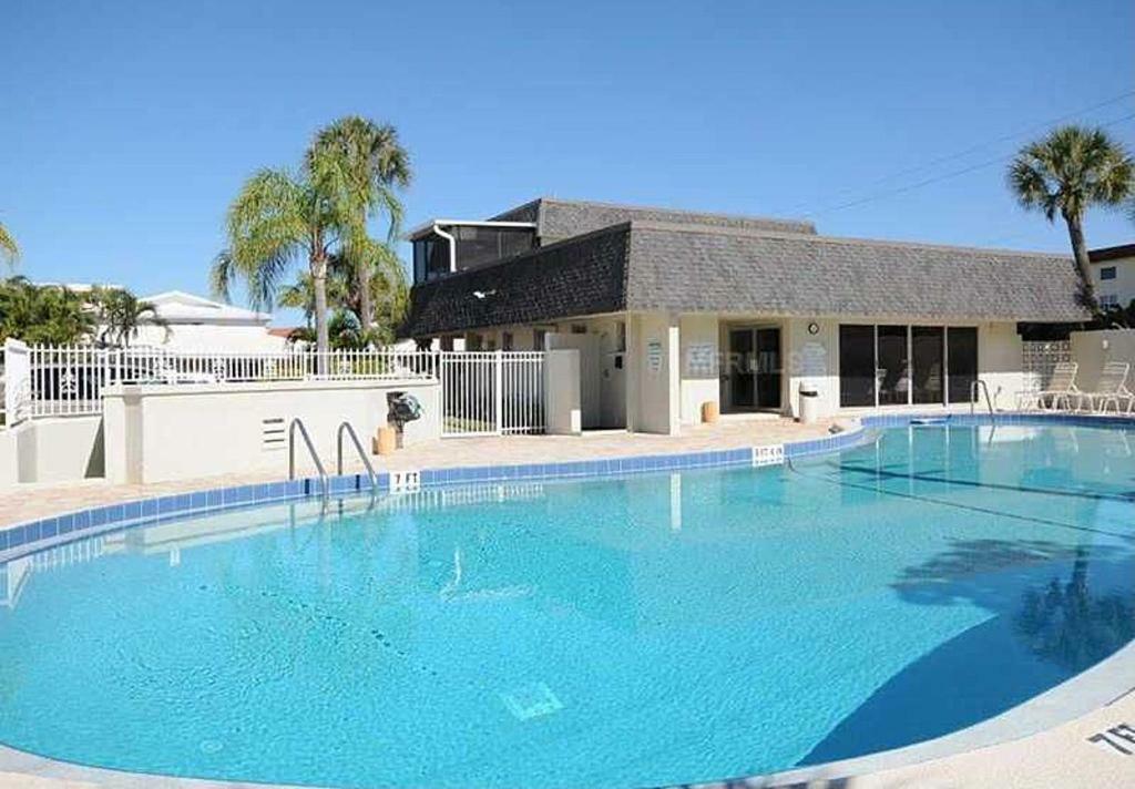 Holiday home Crescent Arms *