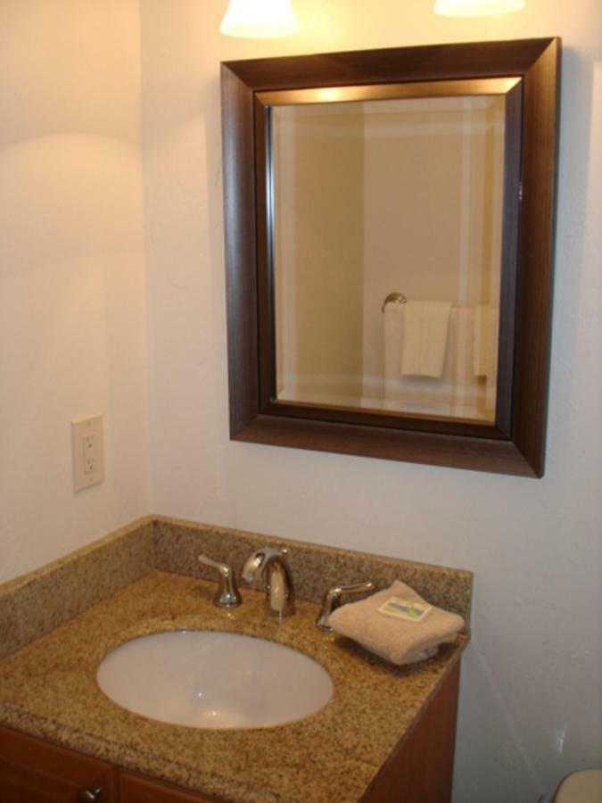 Apartment Midnight Cove #714, Bayside In Siesta Key, Fl *
