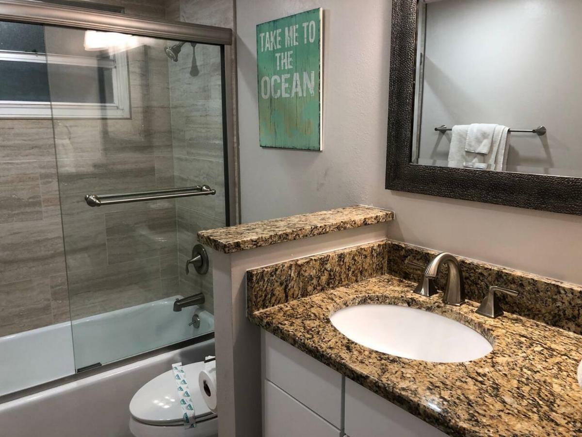Beachfront Penthouse - Expansive Gulf View From Every Room! Wifi, Screened Lanai