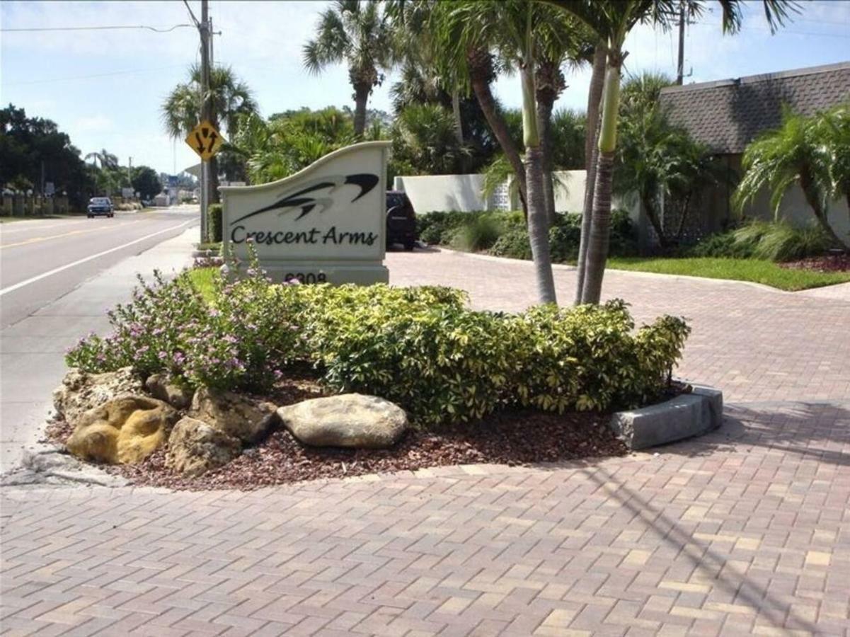 Beachfront Penthouse - Expansive Gulf View From Every Room! Wifi, Screened Lanai Apartment Siesta Key