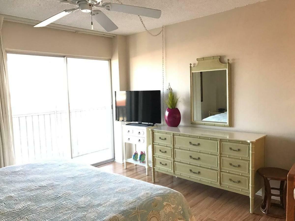 Beachfront Penthouse - Expansive Gulf View From Every Room! Wifi, Screened Lanai *