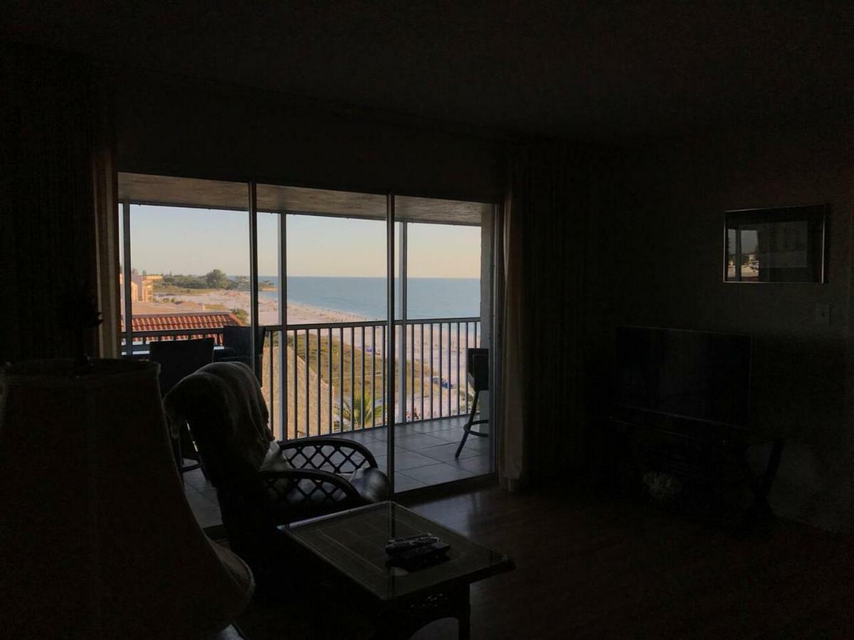 Beachfront Penthouse - Expansive Gulf View From Every Room! Wifi, Screened Lanai Apartment Siesta Key