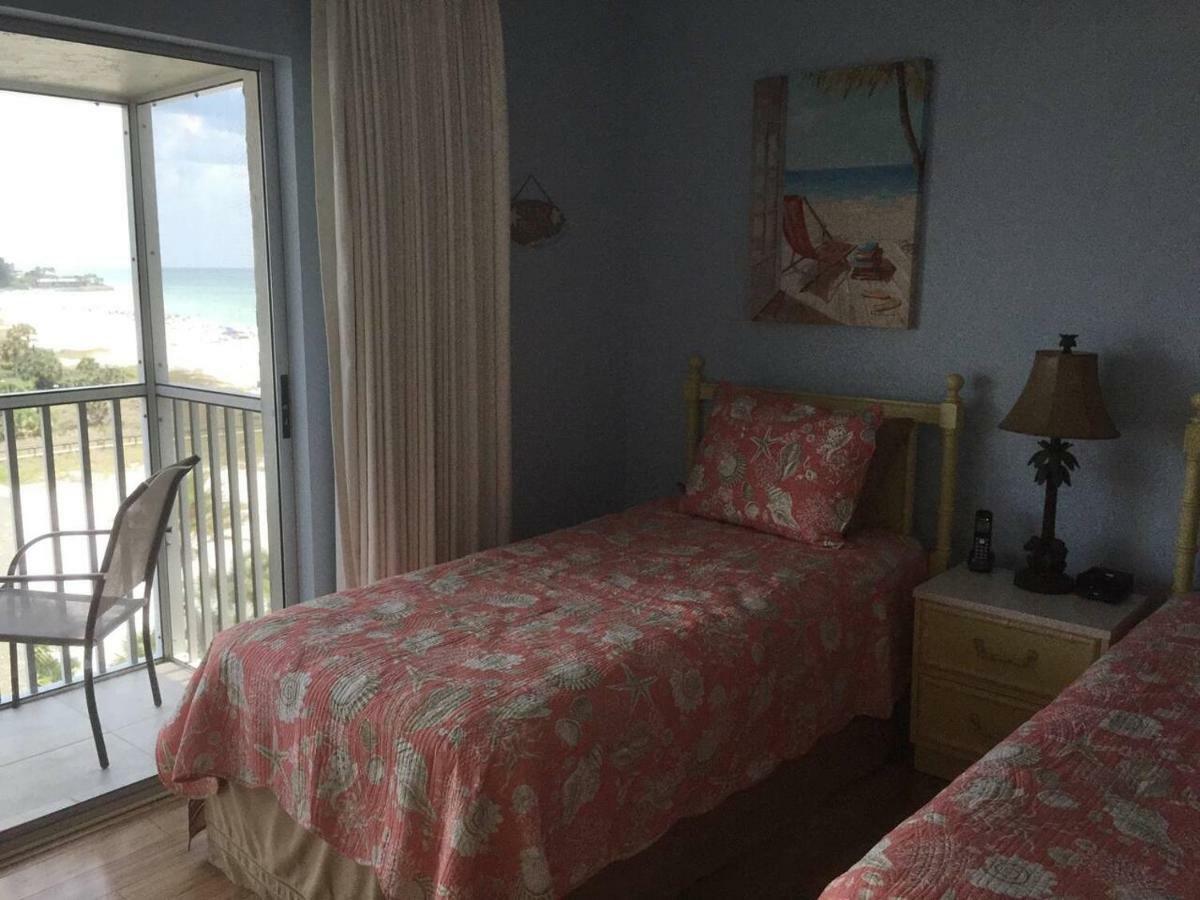 Beachfront Penthouse - Expansive Gulf View From Every Room! Wifi, Screened Lanai Apartment