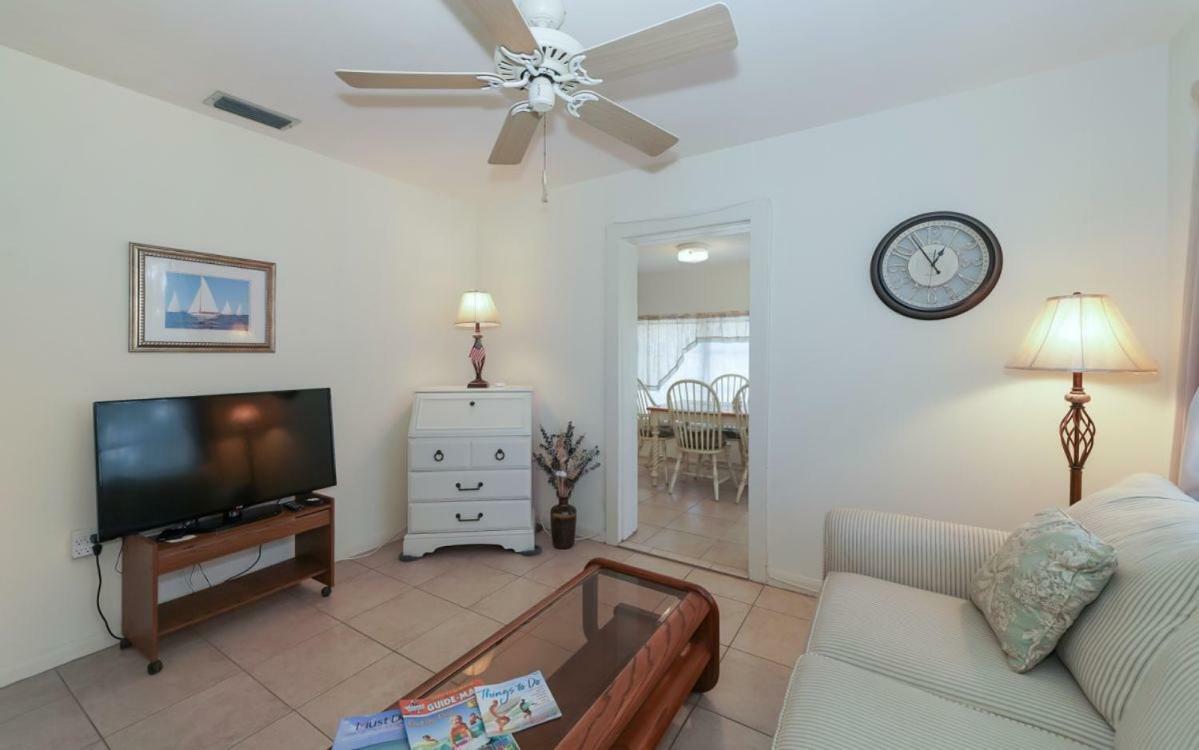 Walk To The Or Village In Minutes! Holiday home *