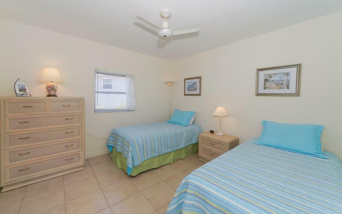 Walk To The Or Village In Minutes! Holiday home *