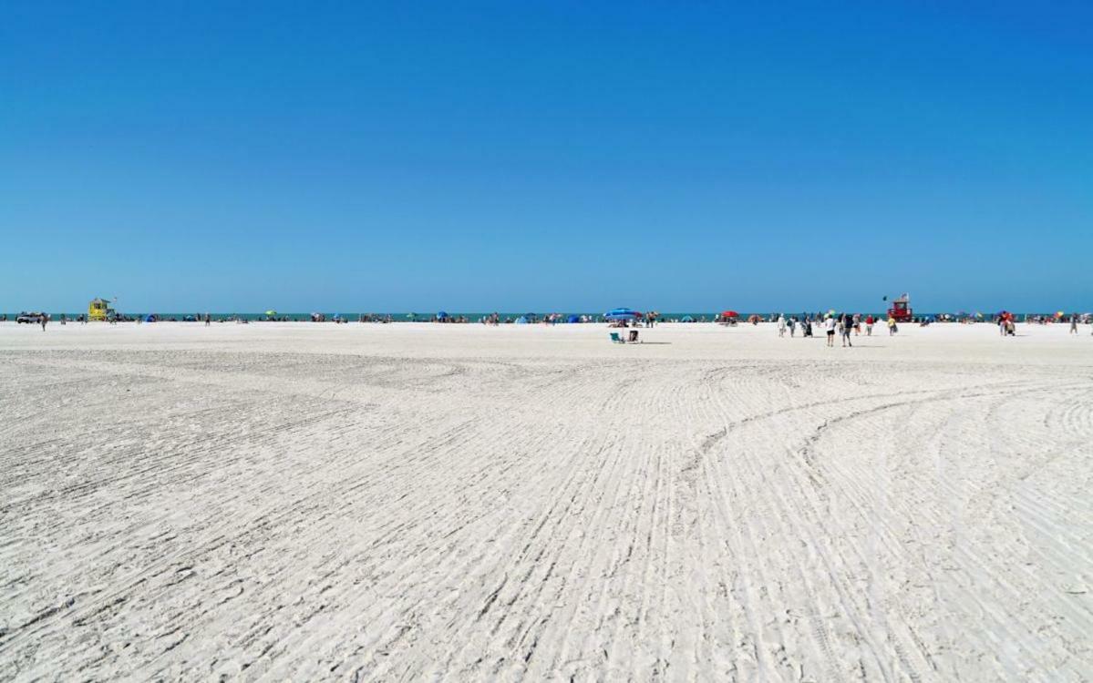Walk To The Or Village In Minutes! Holiday home Siesta Key