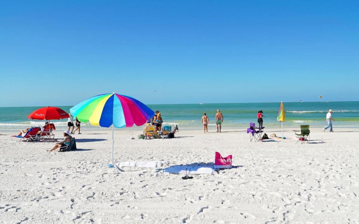 Walk To The Or Village In Minutes! Holiday home Siesta Key
