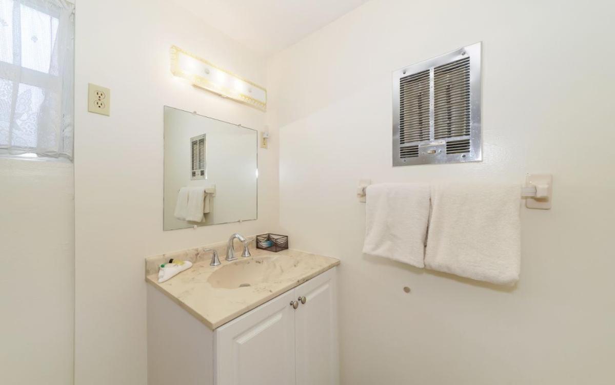 Walk To The Or Village In Minutes! Holiday home