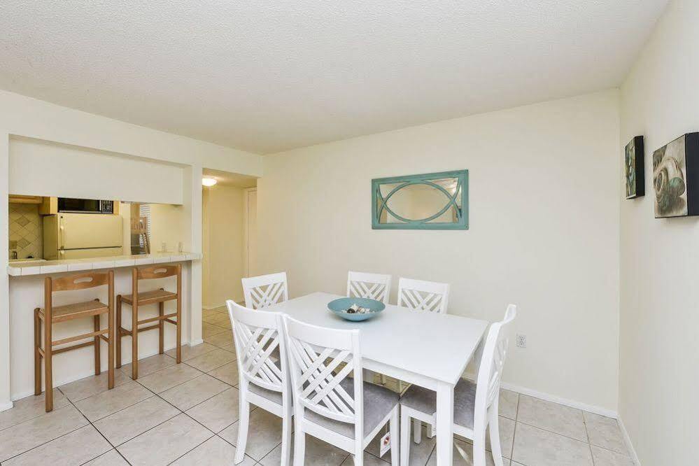 - 2 Bedroom - 3 Beds - 3 Bathroom Duplex With Heated Swimming Pool Siesta Key