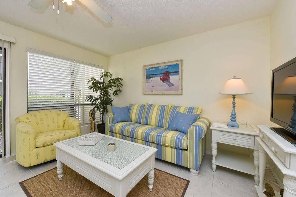 - 2 Bedroom - 3 Beds - 3 Bathroom Duplex With Heated Swimming Pool