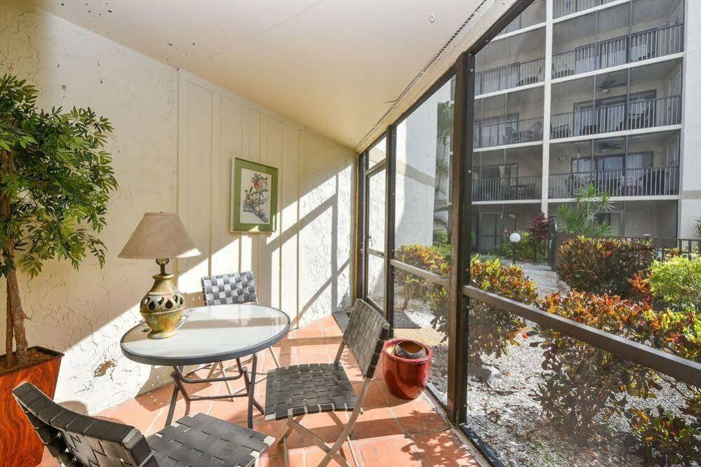 - 2 Bedroom - 3 Beds - 3 Bathroom Duplex With Heated Swimming Pool