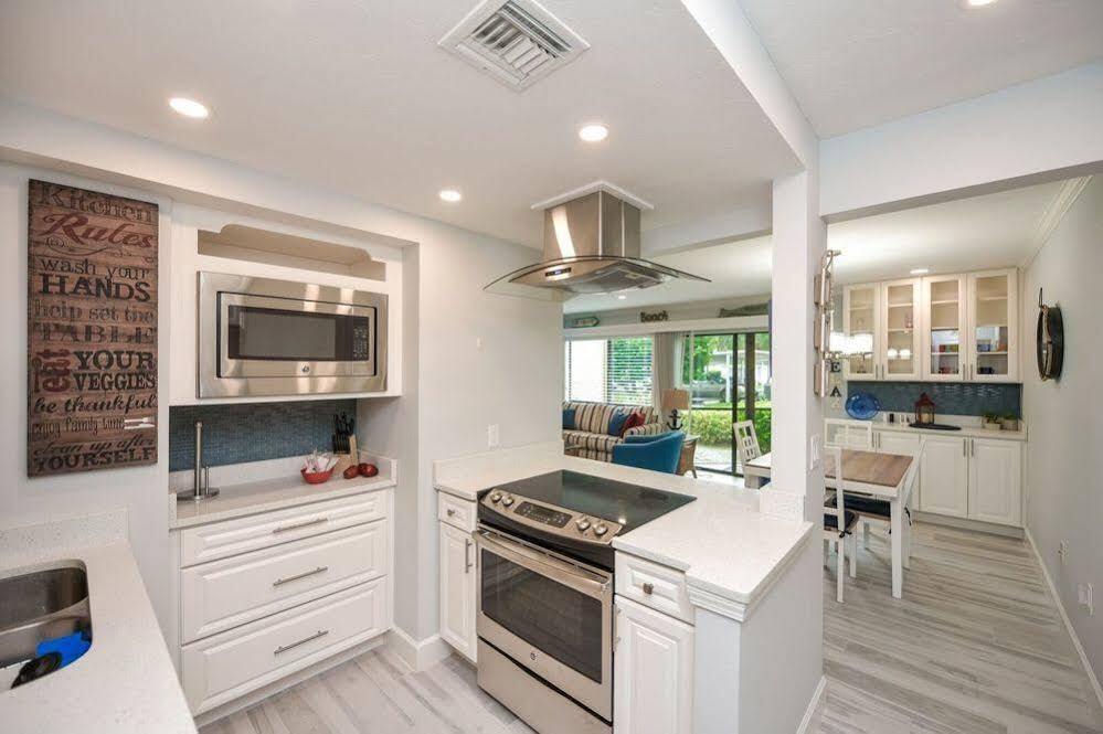 Apartment - 2 Bedroom - 3 Beds - 3 Bathroom Duplex With Heated Swimming Pool Siesta Key