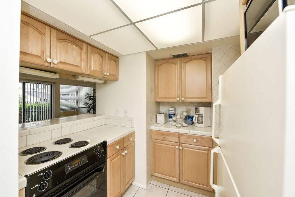 - 2 Bedroom - 3 Beds - 3 Bathroom Duplex With Heated Swimming Pool Siesta Key
