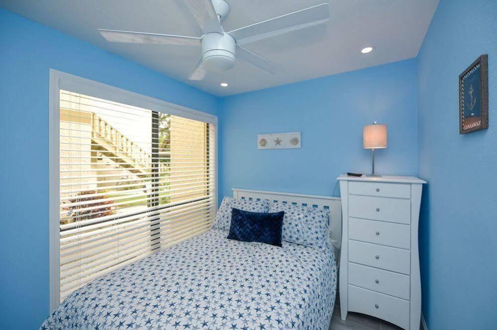 - 2 Bedroom - 3 Beds - 3 Bathroom Duplex With Heated Swimming Pool * Siesta Key