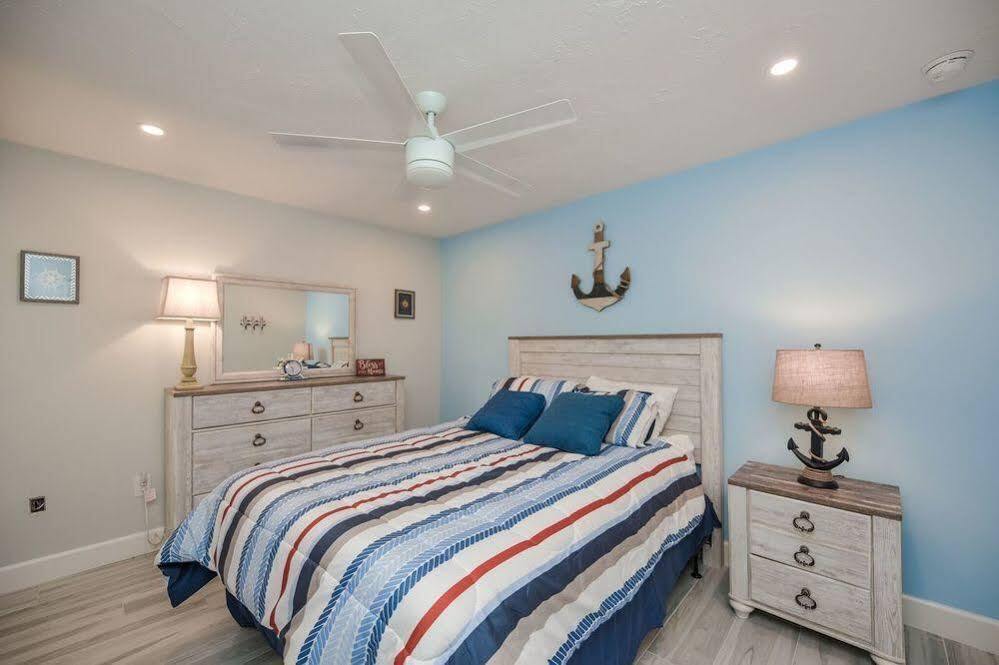 Apartment - 2 Bedroom - 3 Beds - 3 Bathroom Duplex With Heated Swimming Pool Siesta Key