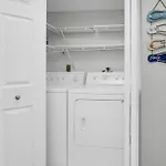 Siesta Key Escape Ground Floor Steps To Heated Pool And Free Trolley