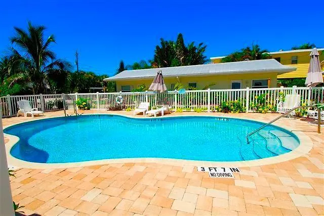 Twin Palms At Siesta