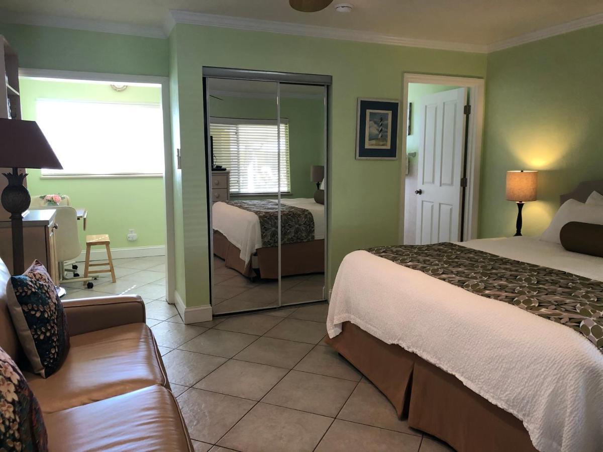Tropical - Sarasota Resort Siesta Key