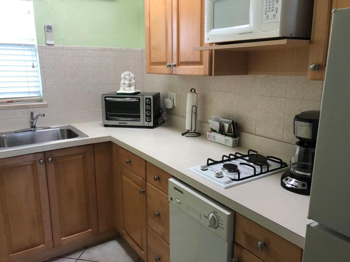 Tropical - Sarasota Resort