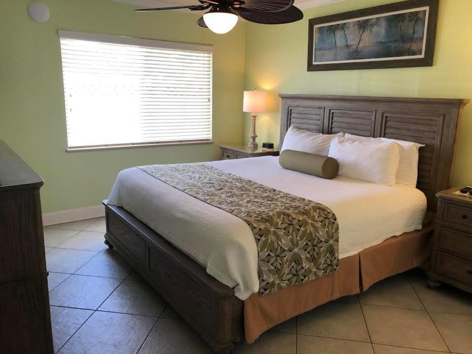 Tropical - Sarasota Siesta Key