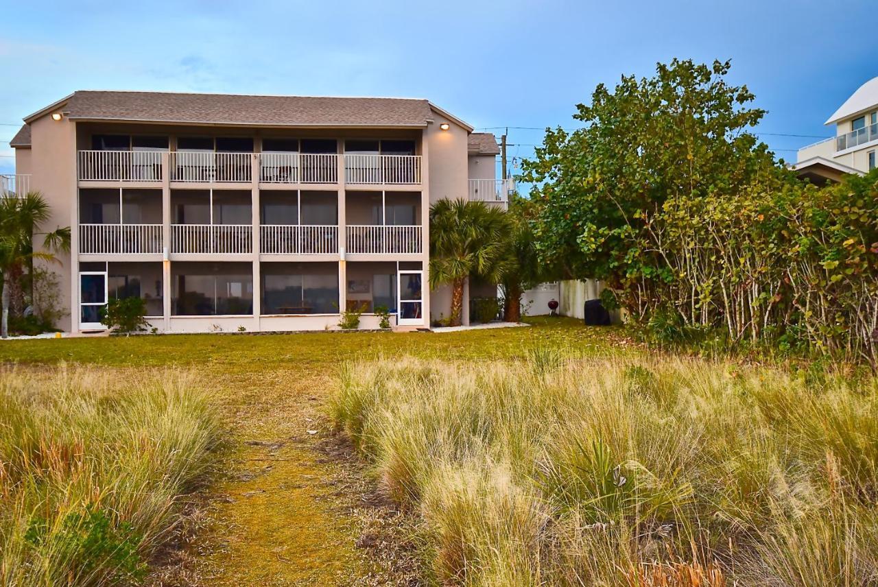 Direct Beachfront Delight Apartment *