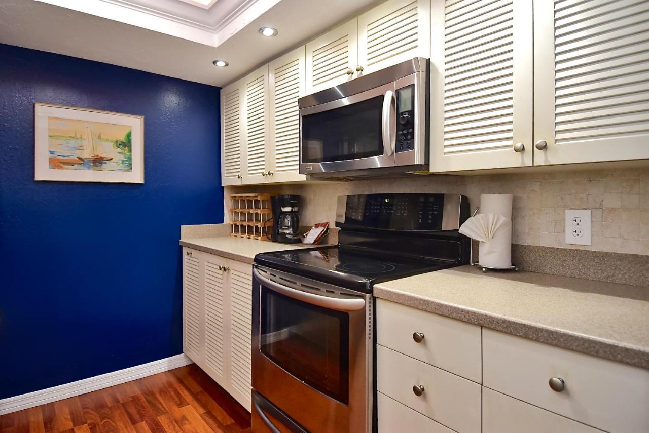 Direct Beachfront Delight Apartment *