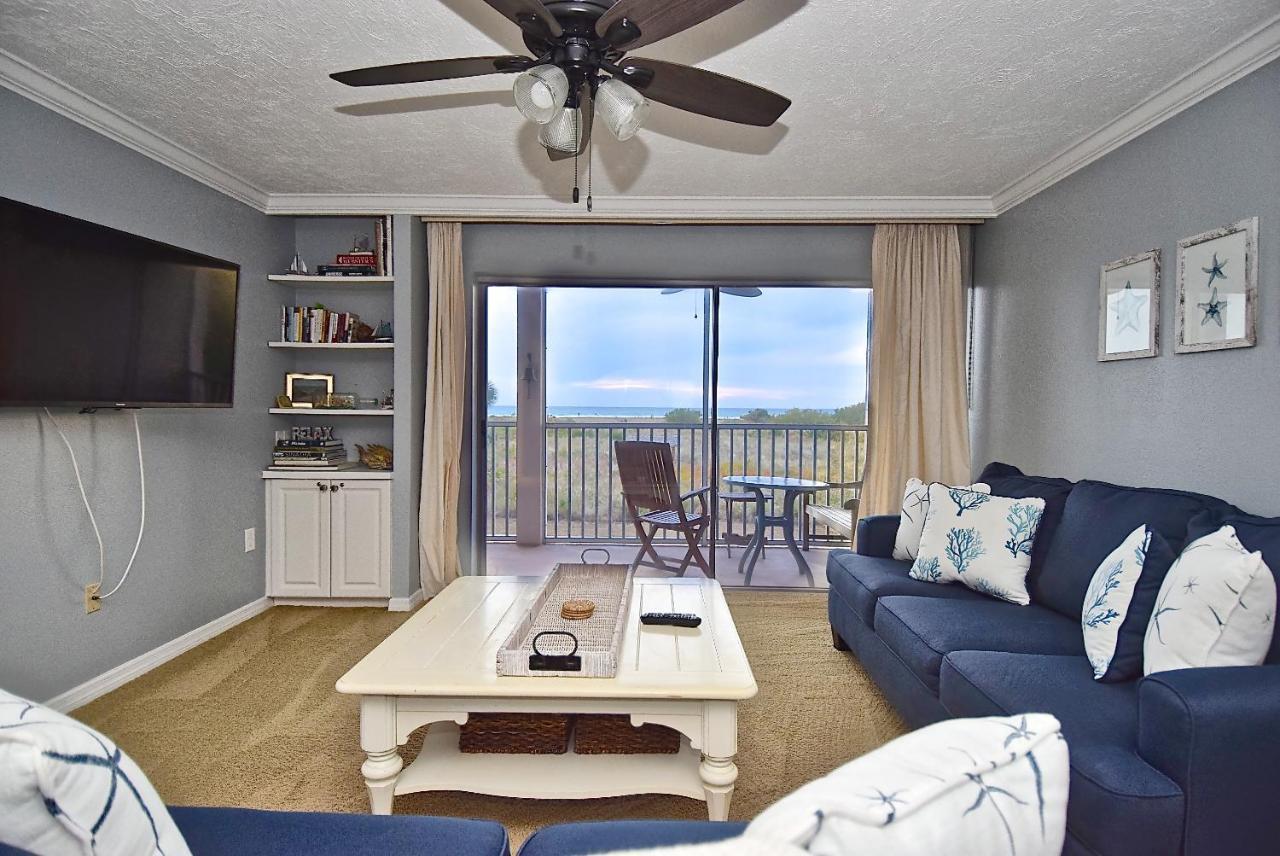 Direct Beachfront Delight Apartment