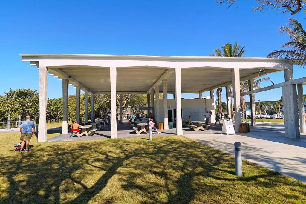 Siesta Cool: Only Minutes Walk To Siesta Beach! Siesta Key