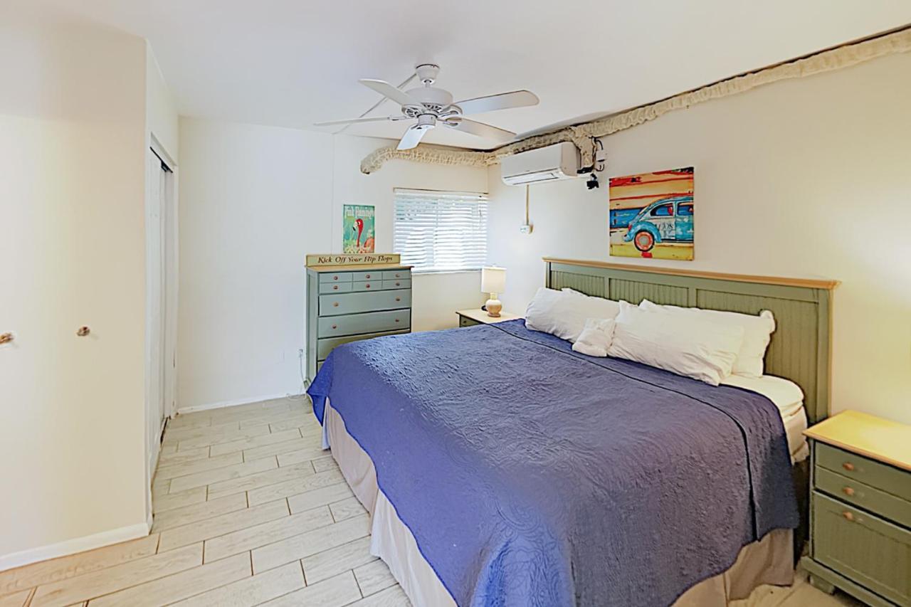 New Listing! Tropical Getaway - Steps To Sand Apts Apartment Siesta Key