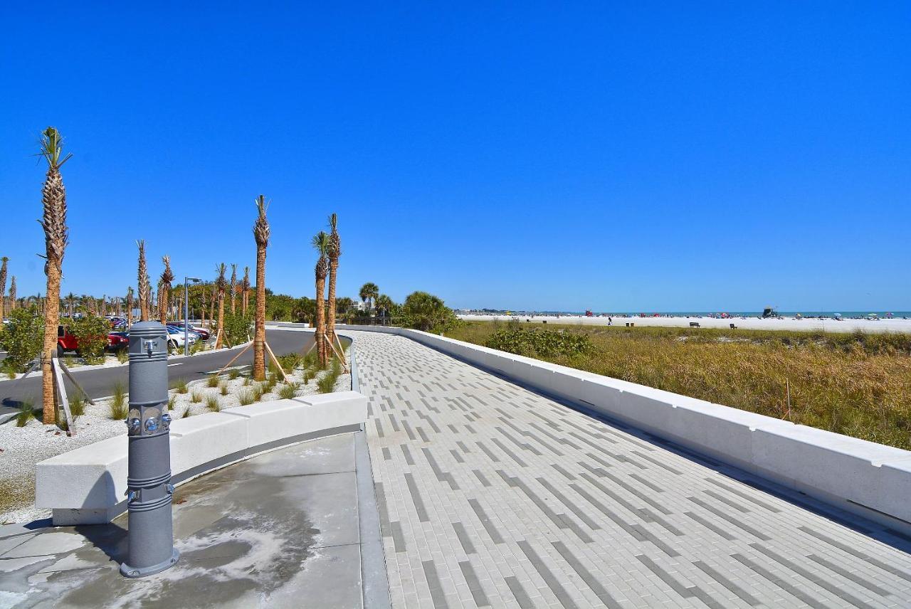 New Listing! Tropical Getaway - Steps To Sand Apts * Siesta Key