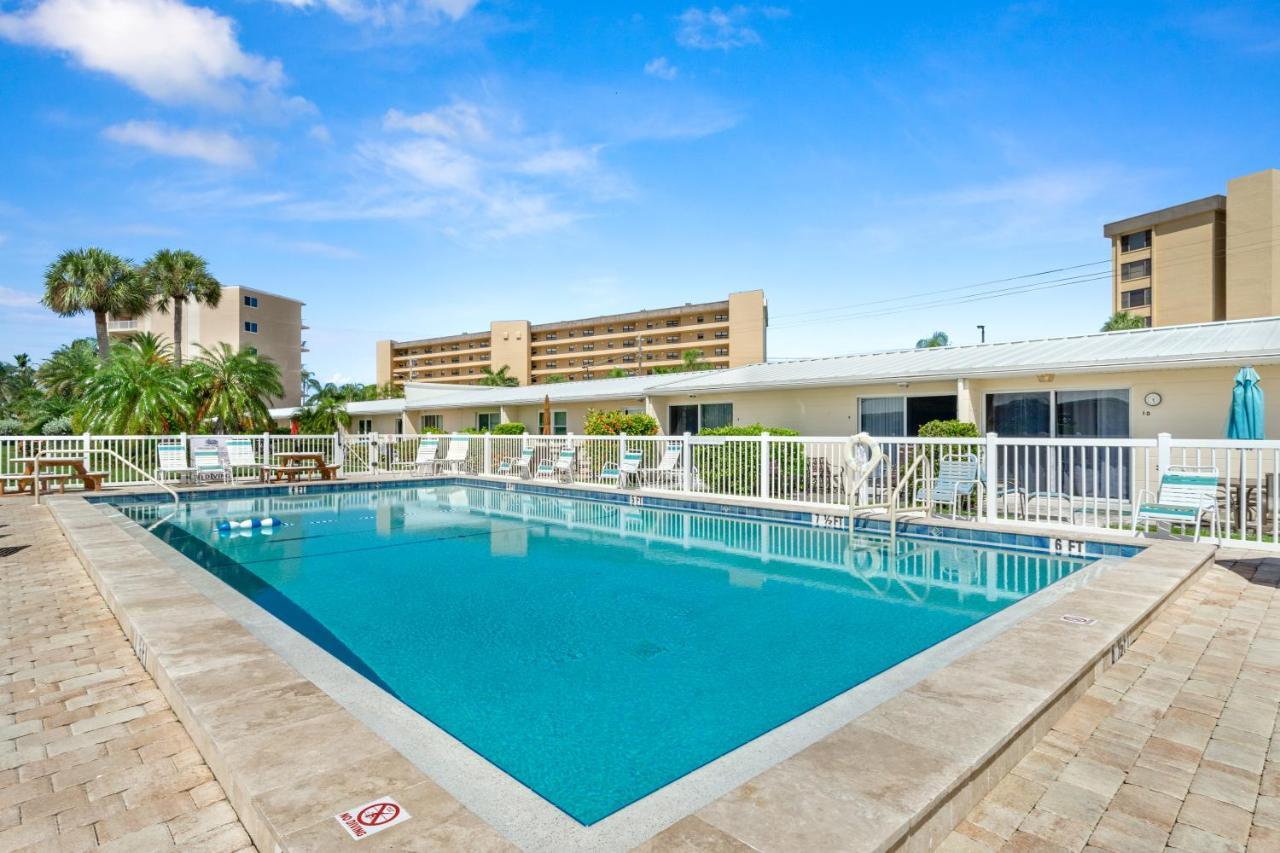 Jamaica Royale 91 Siesta Key